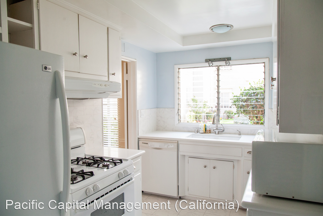 148 Camden - Photo 3 of 19