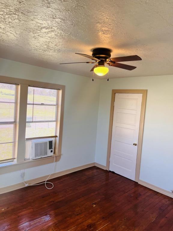 2304 Hill St - Photo 3 of 17