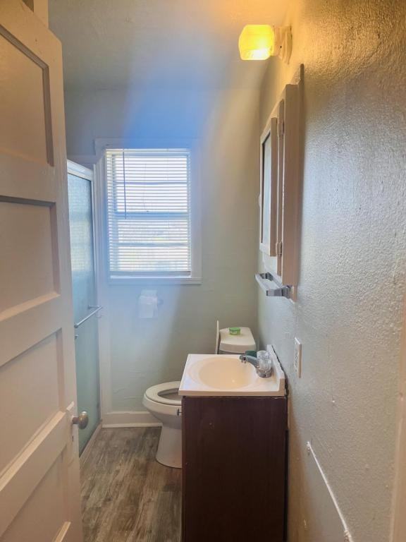 2304 Hill St - Photo 4 of 17