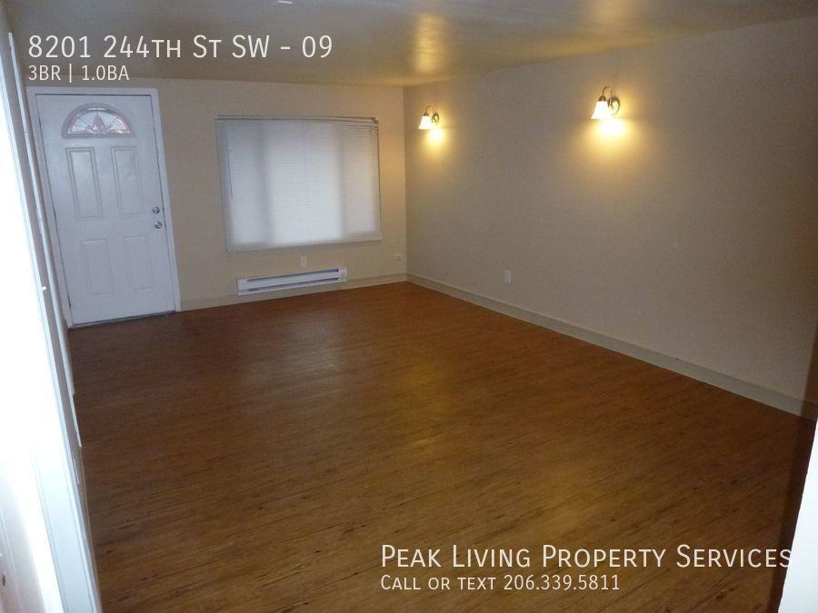 8201 Lake Ballinger Way #09