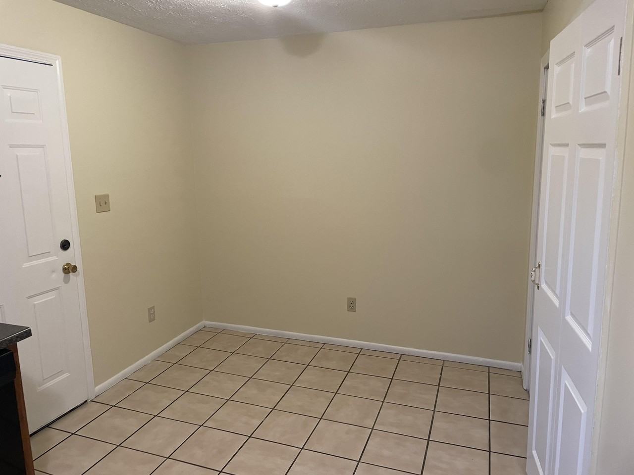 105 Sheila Ct #2 - Photo 2 of 6