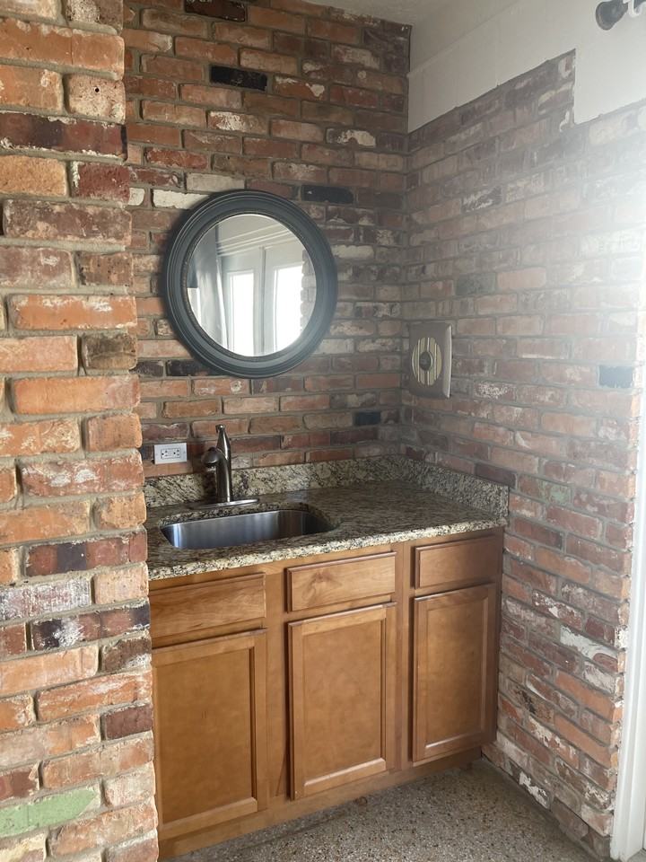 912 North Grandview Avenue - Photo 6 of 13