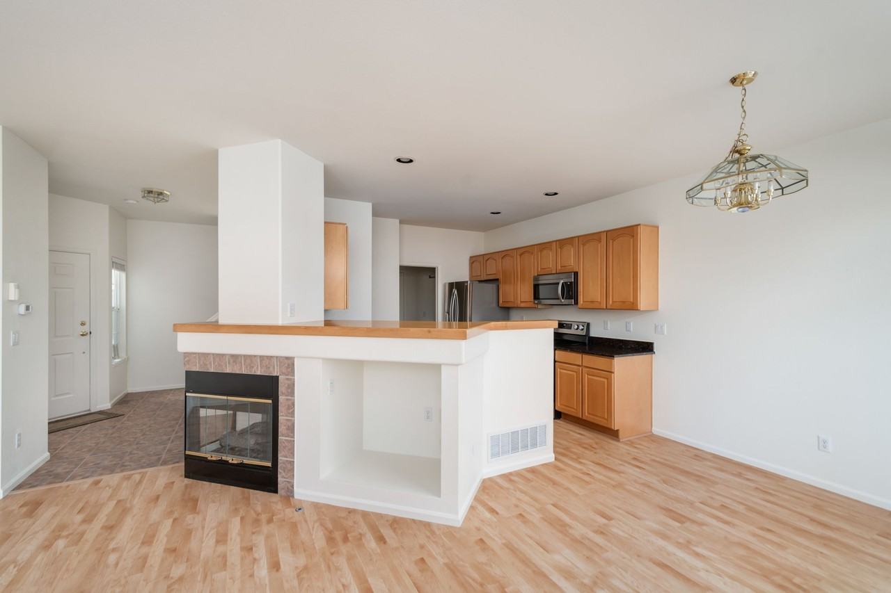 299 W Jamison Cir #2 - Photo 7 of 27