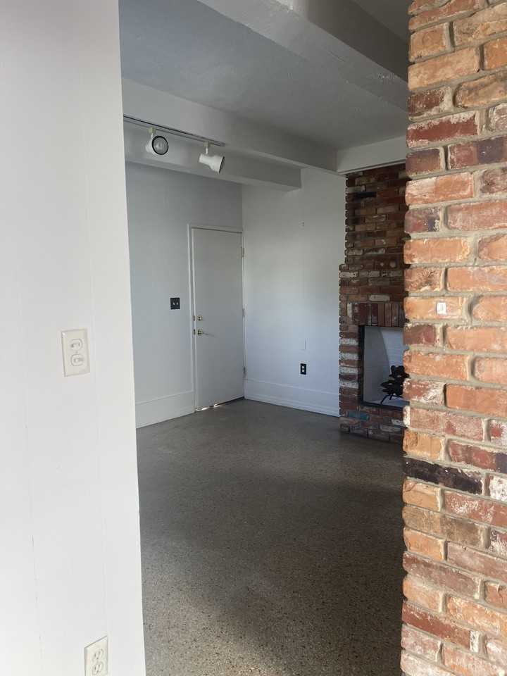 912 North Grandview Avenue - Photo 7 of 13