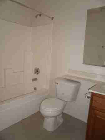 Courtney Park Apartments - Photo 3 of 7