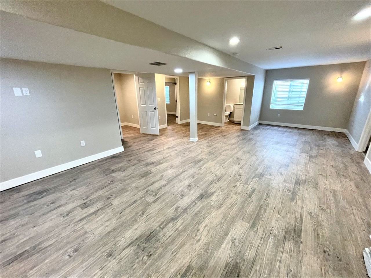 1290 Lords Hill Dr - Photo 3 of 34