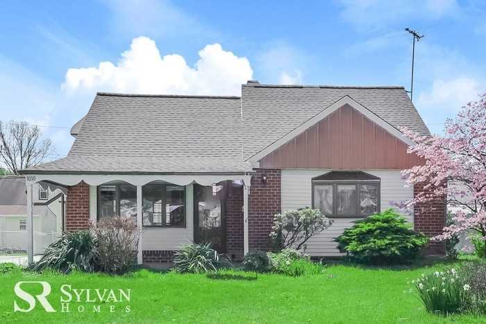 1010 Piermont St - Photo 2 of 16