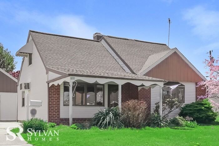 1010 Piermont St - Photo 3 of 16