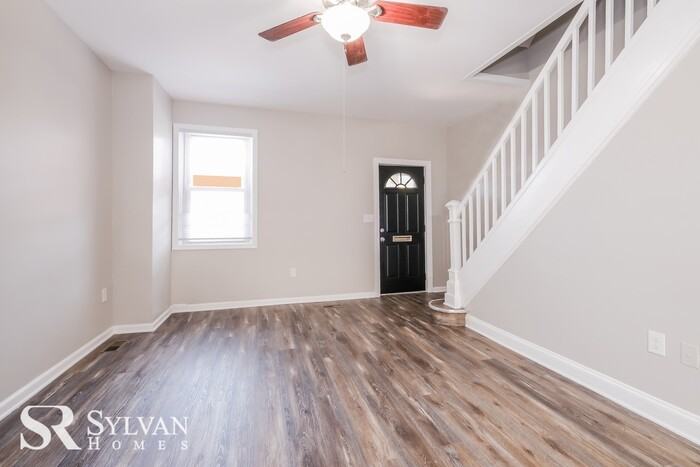 608 Savage St - Photo 3 of 15