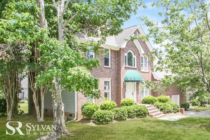 121 Silvermill Rd - Photo 2 of 13