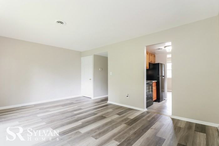 1205 E 43rd St - Photo 2 of 15