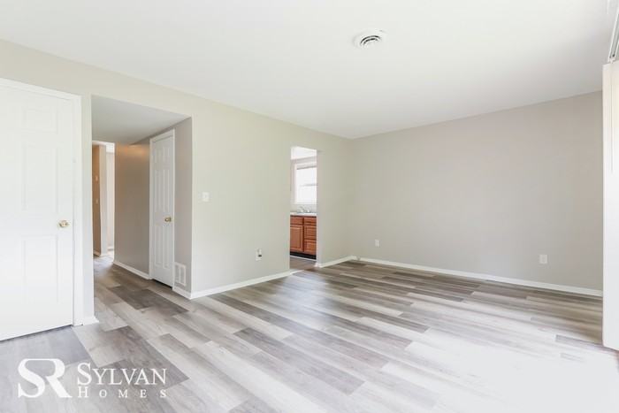 1205 E 43rd St - Photo 3 of 15