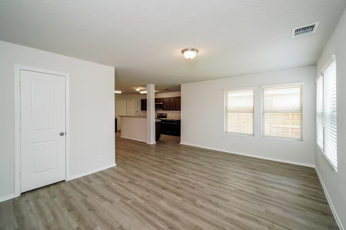 2314 Redlove Dr - Photo 2 of 11