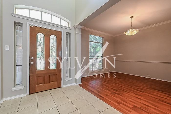 3325 Fallbrook Dr - Photo 2 of 15