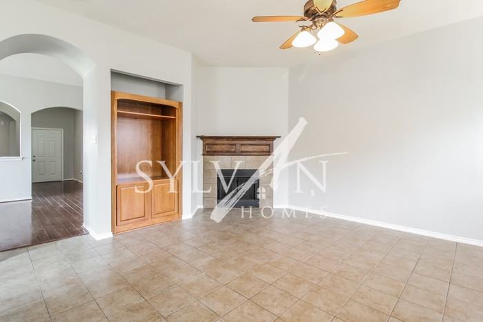 4553 Hickory Meadows Ln - Photo 2 of 15