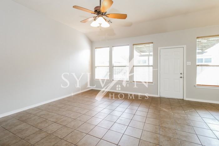 4553 Hickory Meadows Ln - Photo 3 of 15