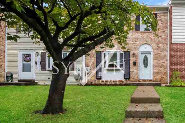 104 Transverse Ave - Photo 2 of 15