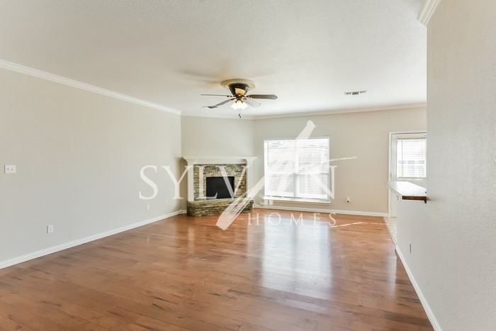 3812 Periwinkle Dr - Photo 2 of 15
