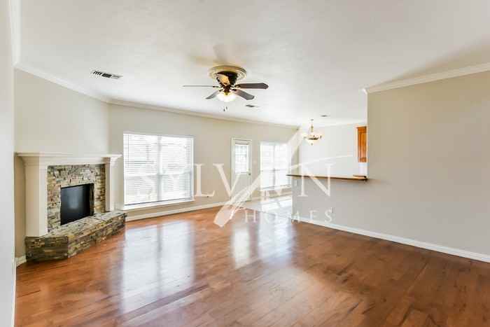 3812 Periwinkle Dr - Photo 3 of 15