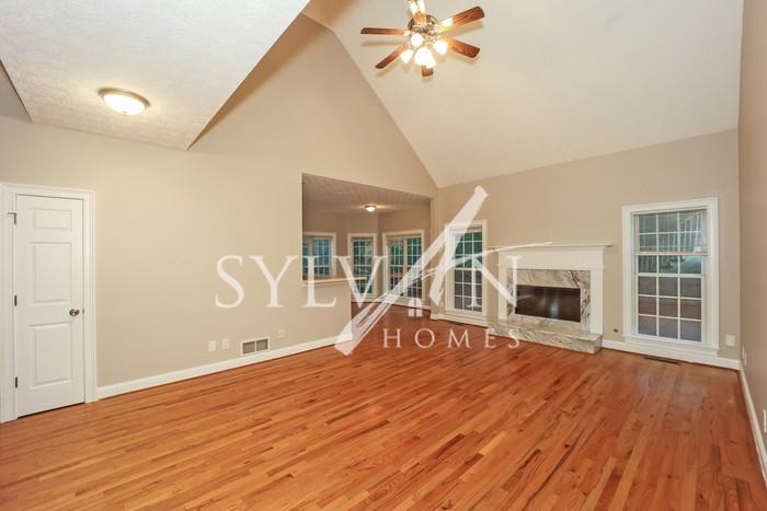 205 Lawn Market - Photo 3 of 15