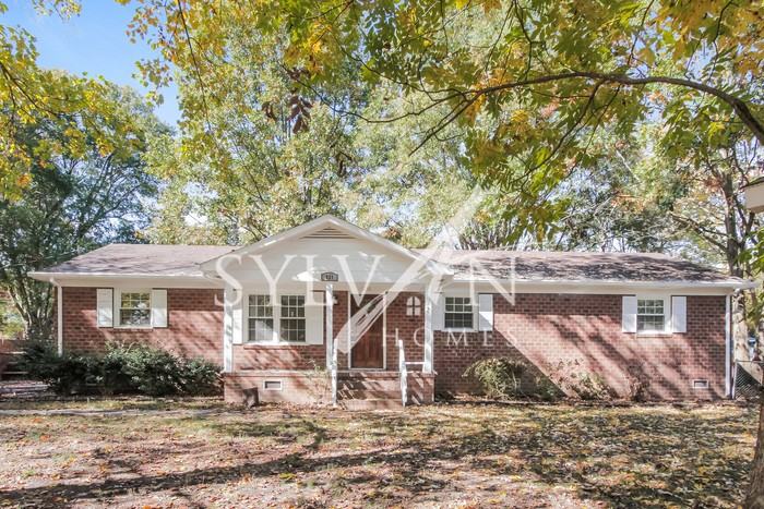 231 Smith Cir - Photo 2 of 14