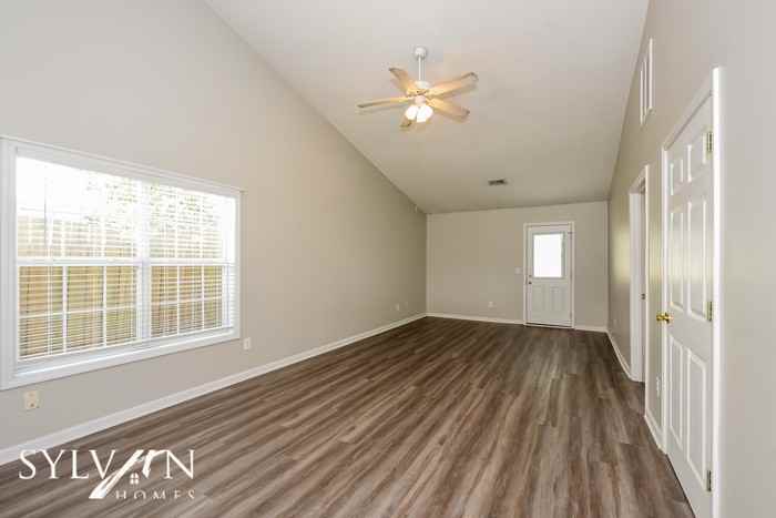 125 Linville Ct - Photo 3 of 15