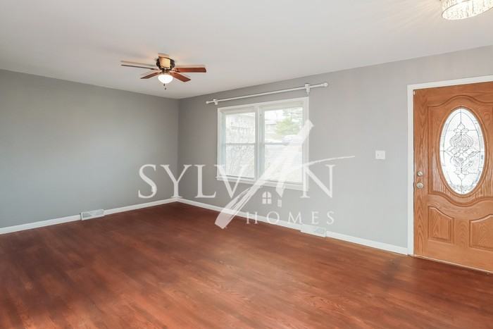 221 Sw 20th St - Photo 2 of 15