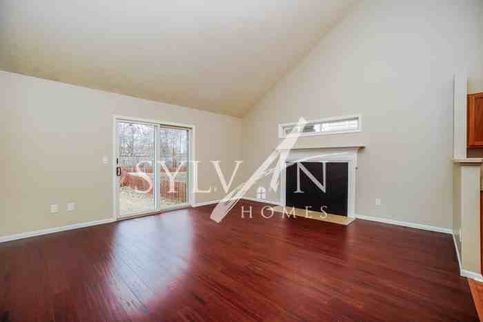 8653 Smokey Hollow Dr - Photo 2 of 15