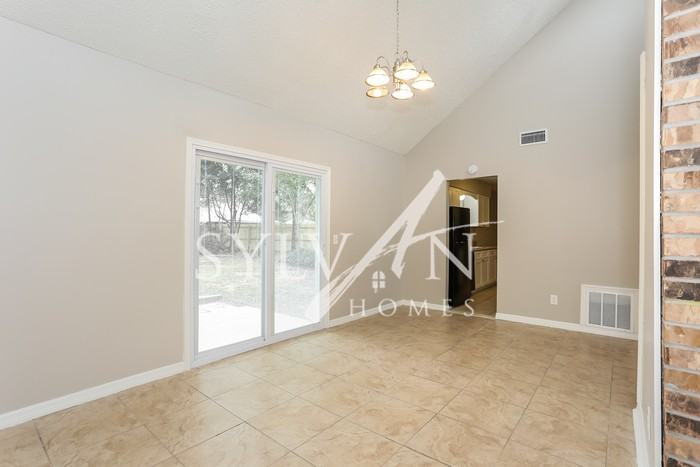 7216 Blackberry Ln N - Photo 3 of 15