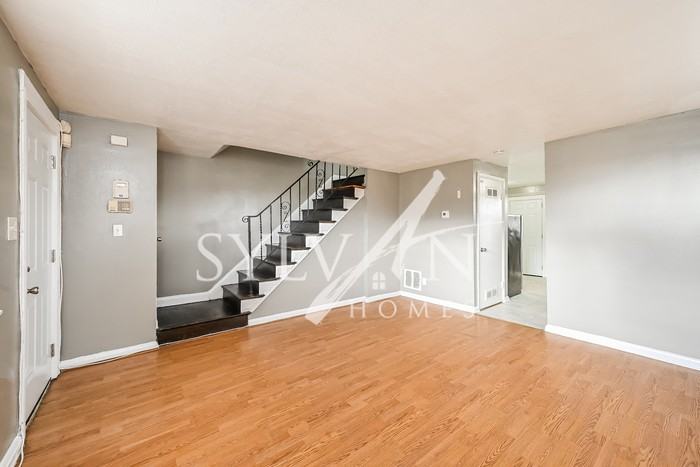 2828 Virginia Ave - Photo 3 of 15