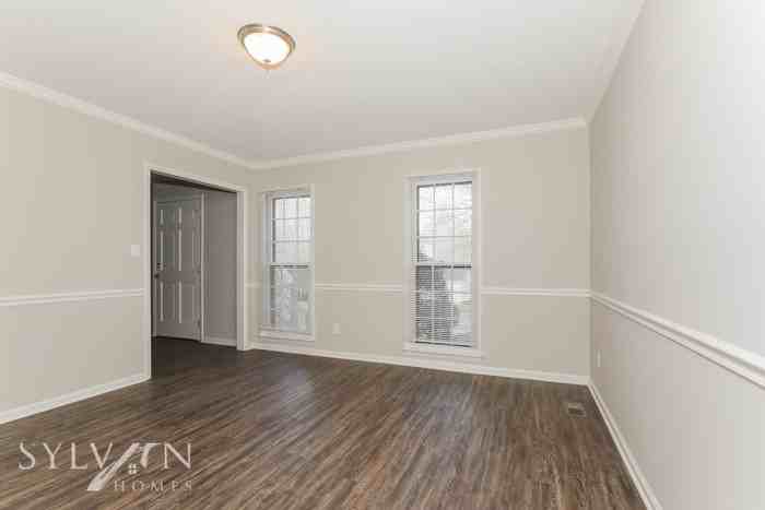 4810 Meadowridge Dr - Photo 3 of 14