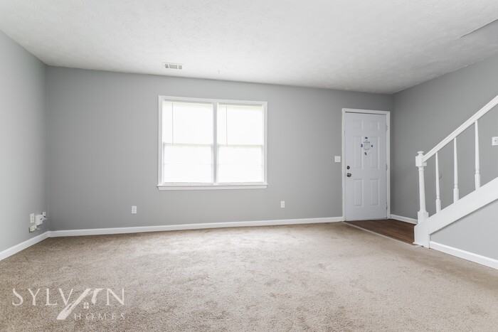 582 Downing St - Photo 3 of 15