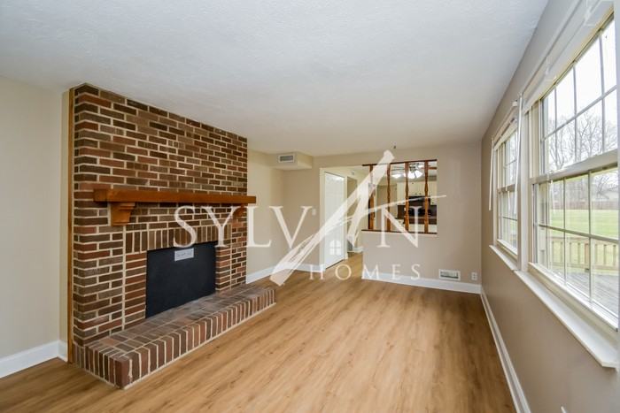 6145 Aspen Grove Dr - Photo 2 of 15