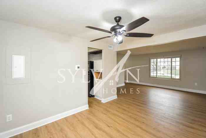 6145 Aspen Grove Dr - Photo 3 of 15