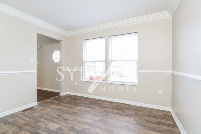 1322 Lucia Dr - Photo 2 of 15
