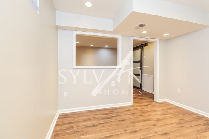 1322 Lucia Dr - Photo 3 of 15