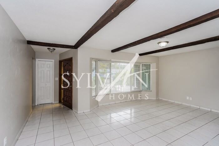 4410 55th Way N - Photo 3 of 13