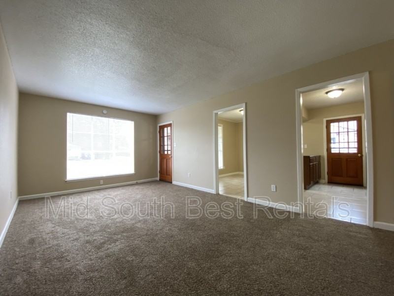 3398 Woodhollow Dr - Photo 2 of 8