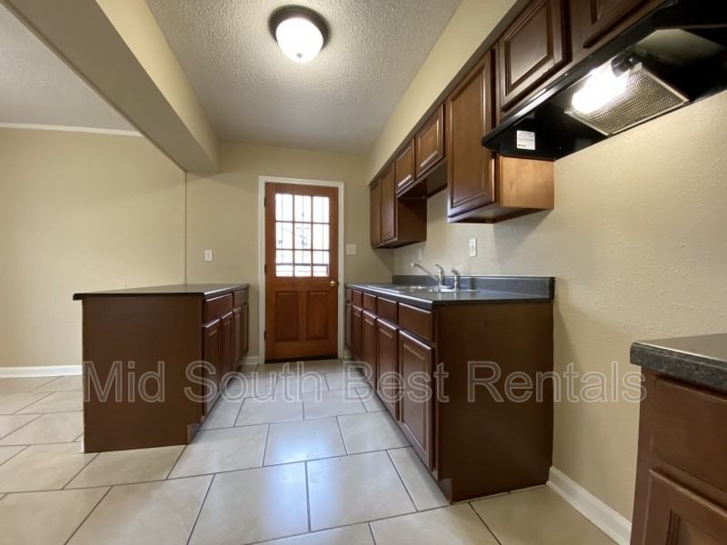 3398 Woodhollow Dr - Photo 3 of 8