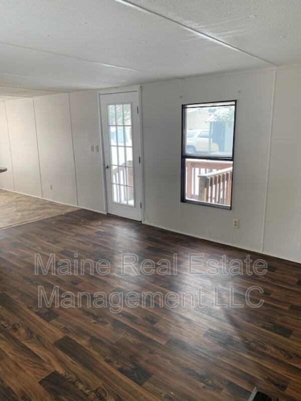 129 Sunset St - Photo 3 of 11