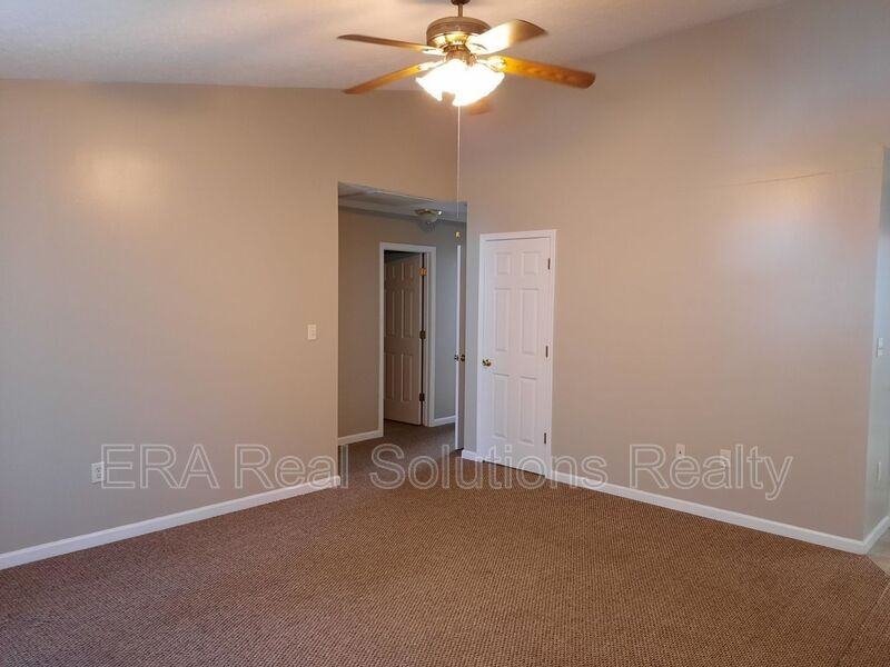 1056 N West St - Photo 3 of 12
