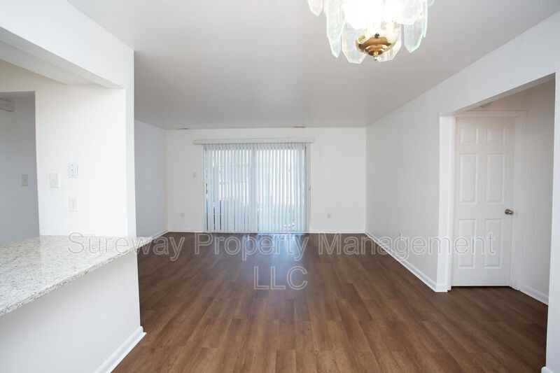 427 Paddock Ct - Photo 2 of 28