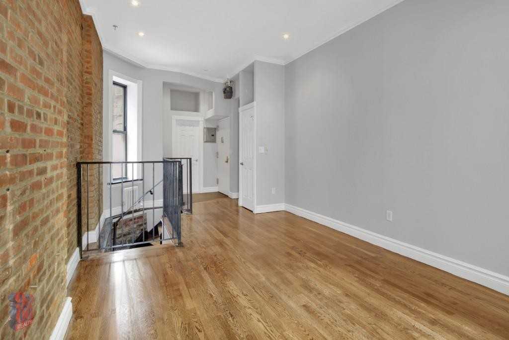 Mott St #4 - Photo 4 of 9