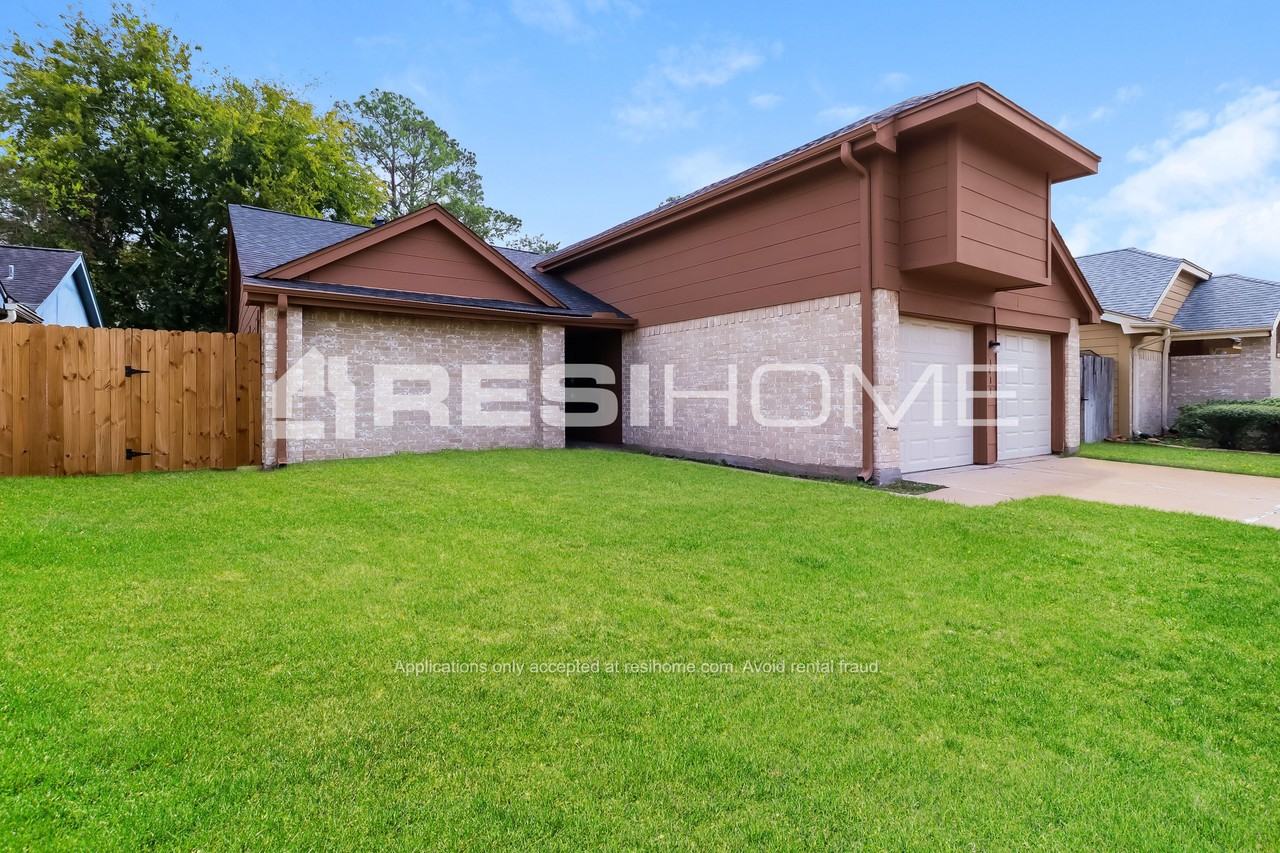 1411 Willow Wisp Dr - Photo 3 of 23