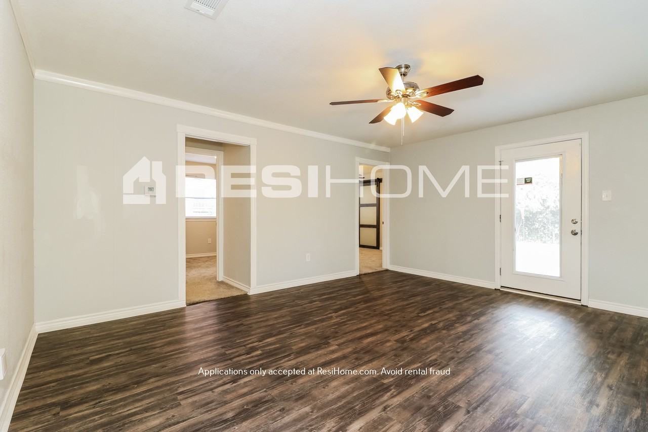 5620 Cando Dr - Photo 3 of 22