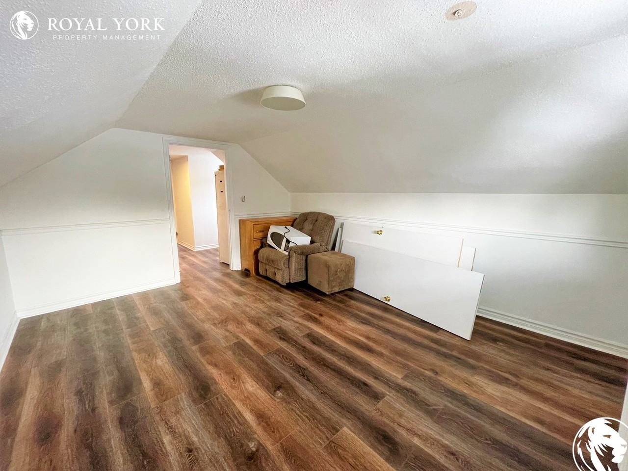 1057 Greaves Ave #2 - Photo 3 of 14