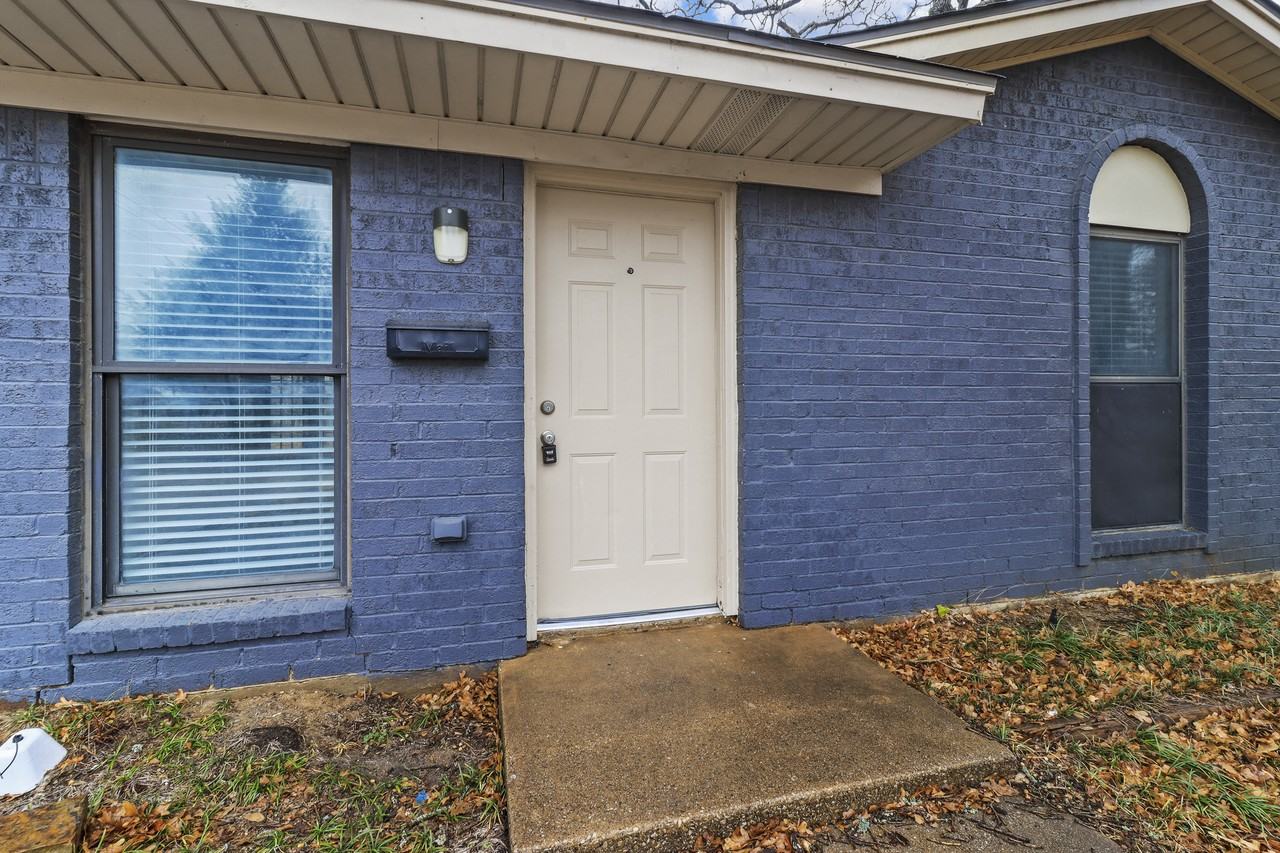 1625 Woodcrest Dr #1 - Photo 2 of 16