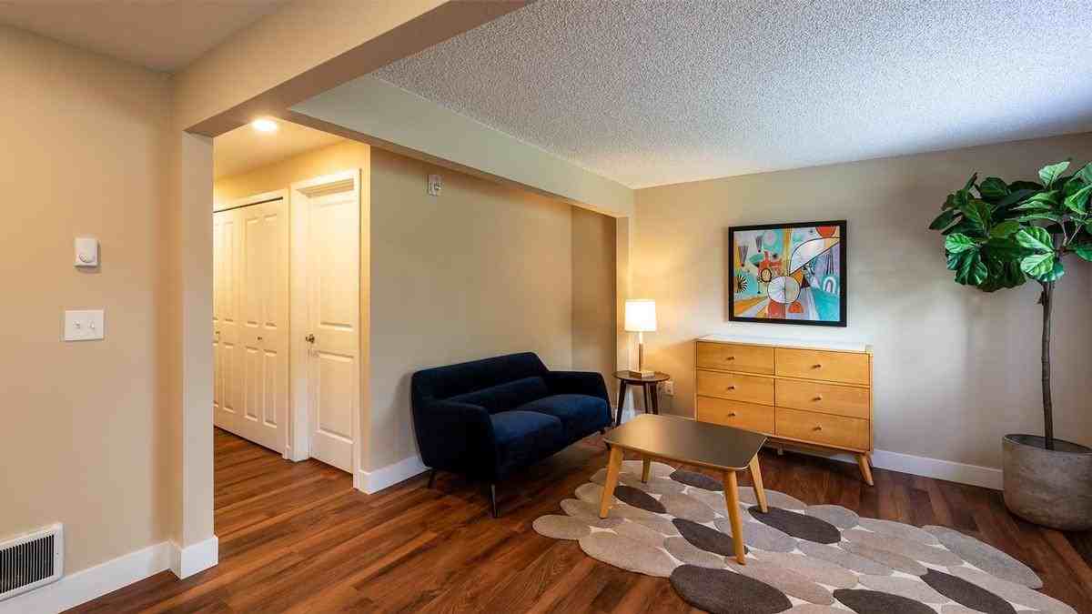 1255 Nw Mirage Ln - Photo 3 of 17