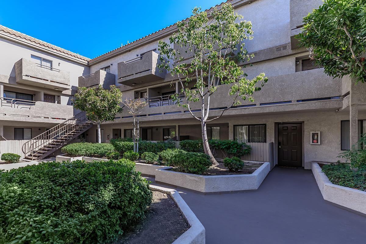 790 N Euclid St - Photo 6 of 26