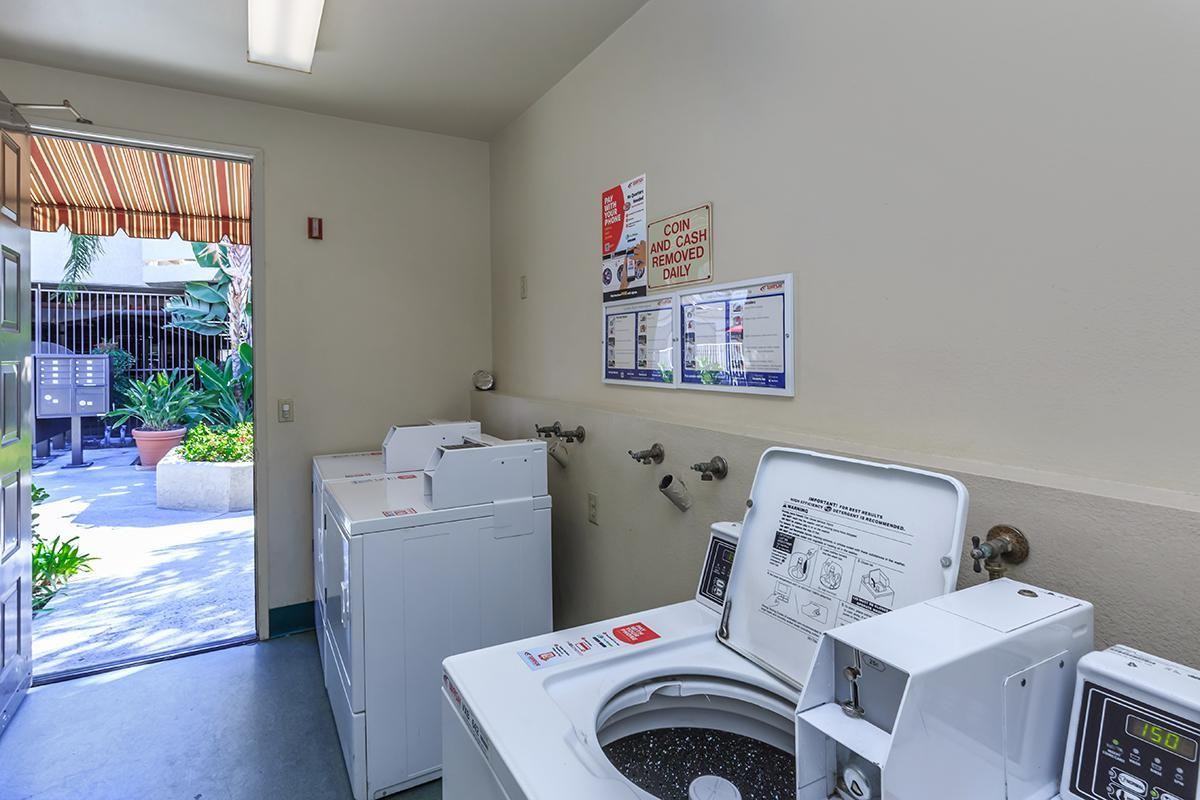 790 N Euclid St - Photo 5 of 26